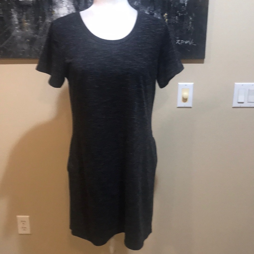 32 Degrees Short Sleeve Heather Gray and Black Dress with Pockets-Size Medium